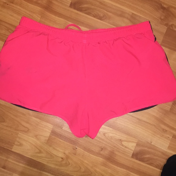 Women’s Under Armour Running Shorts - Picture 4 of 5
